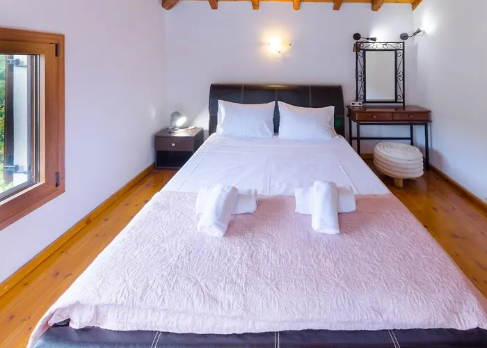 Louisa Kanapitsa (Skiathos)