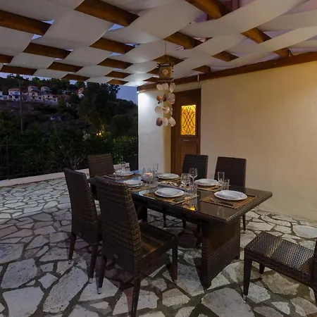 בית נופש Louisa